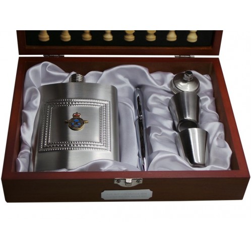 RAF Luxury Hip Flask and Wooden Chess Set RAF Luxury Hip Flask and Wooden Chess Set